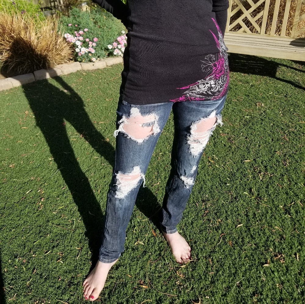 Machine Juniors sz 7 ripped dark blue Jeans